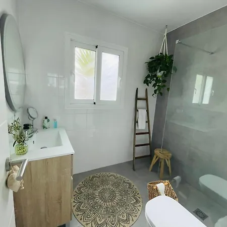 Adosado Piscina Jardin Barbacoa Aire Centrico Moderno 度假居 卡尔佩