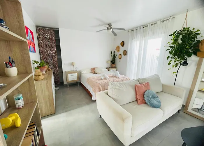 Holiday home Adosado Piscina Jardin Barbacoa Aire Centrico Moderno *