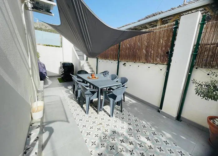 Adosado Piscina Jardin Barbacoa Aire Centrico Moderno